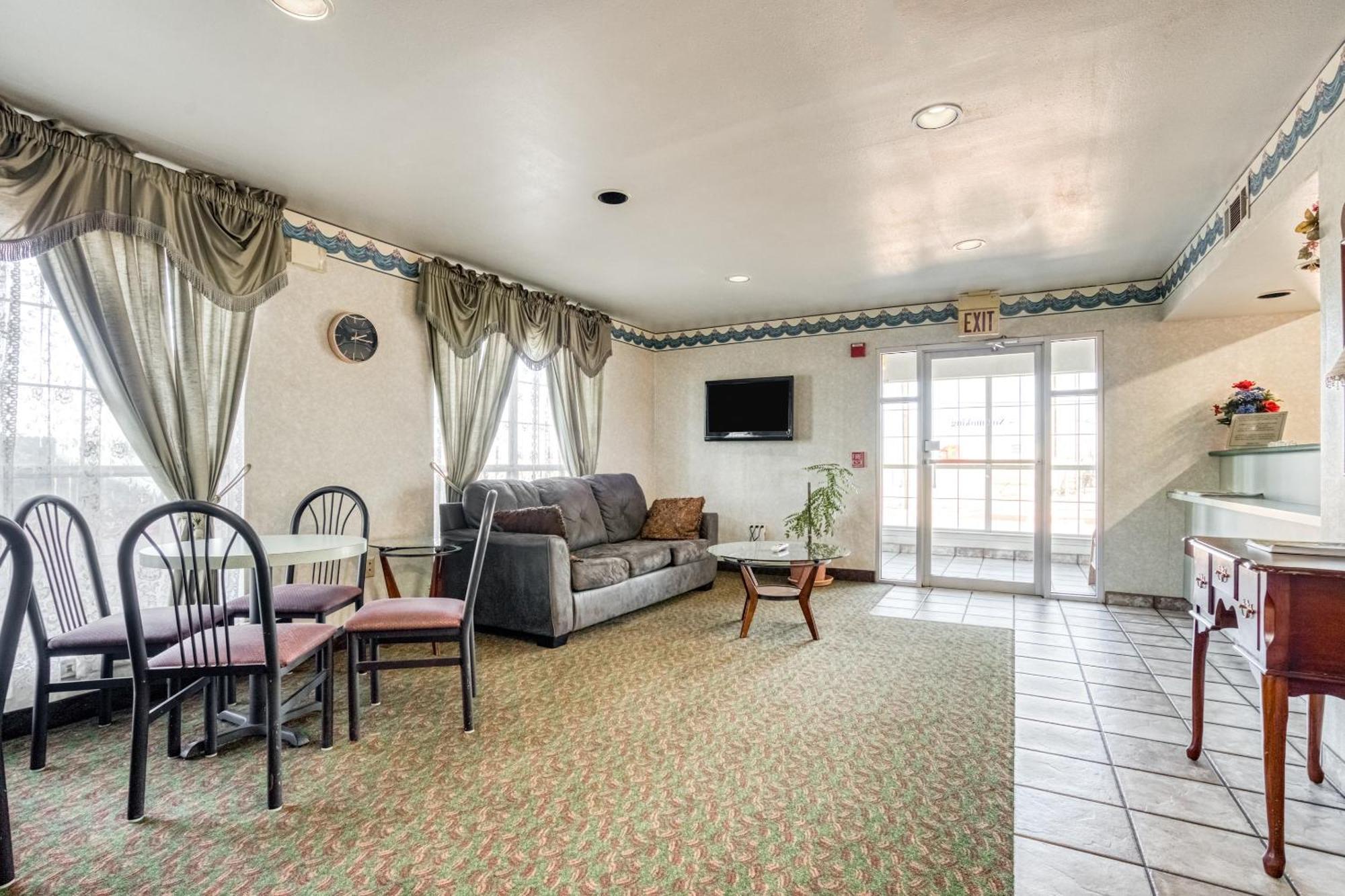 Oyo Hotel Wichita Falls I-44 Sheppard Airforce Exterior foto